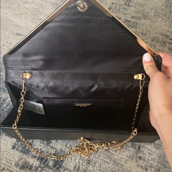 Clutch - Picture 3 of 3